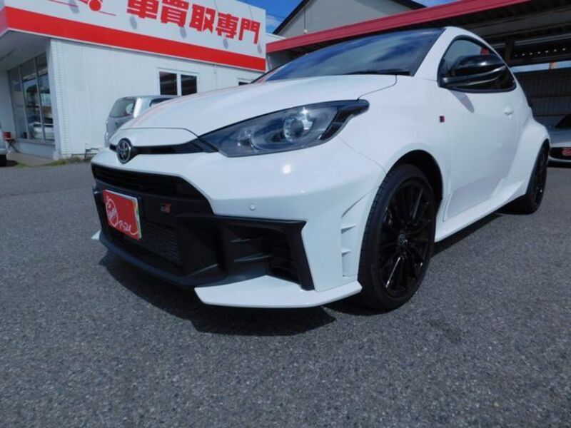 GR YARIS-0