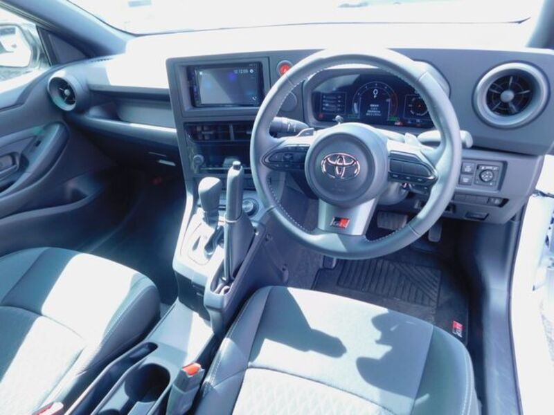 GR YARIS