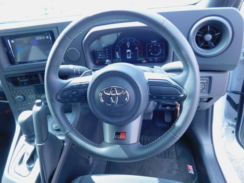 GR YARIS