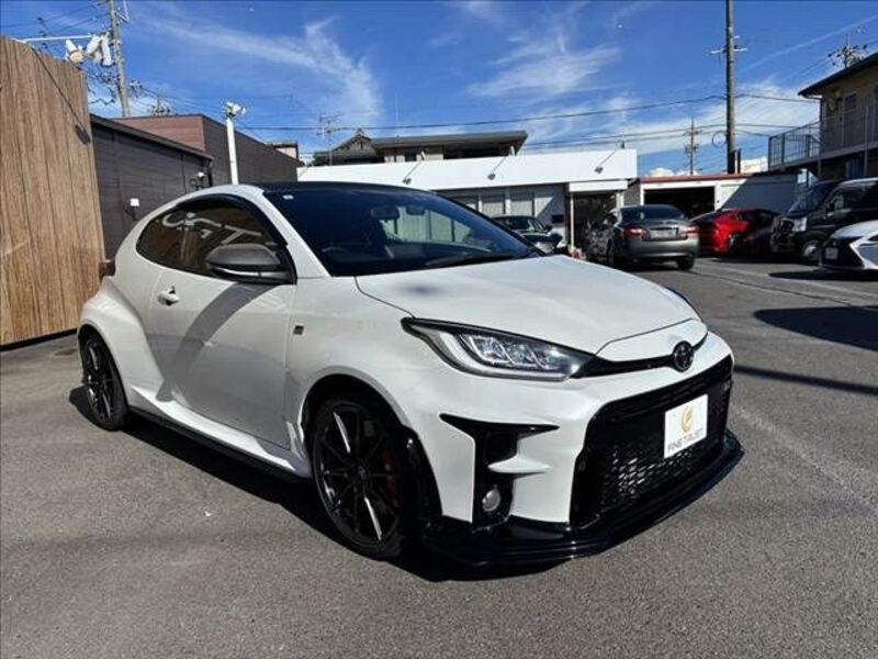GR YARIS