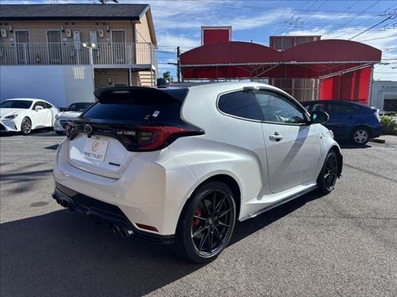 GR YARIS