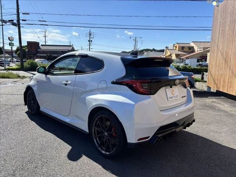 GR YARIS