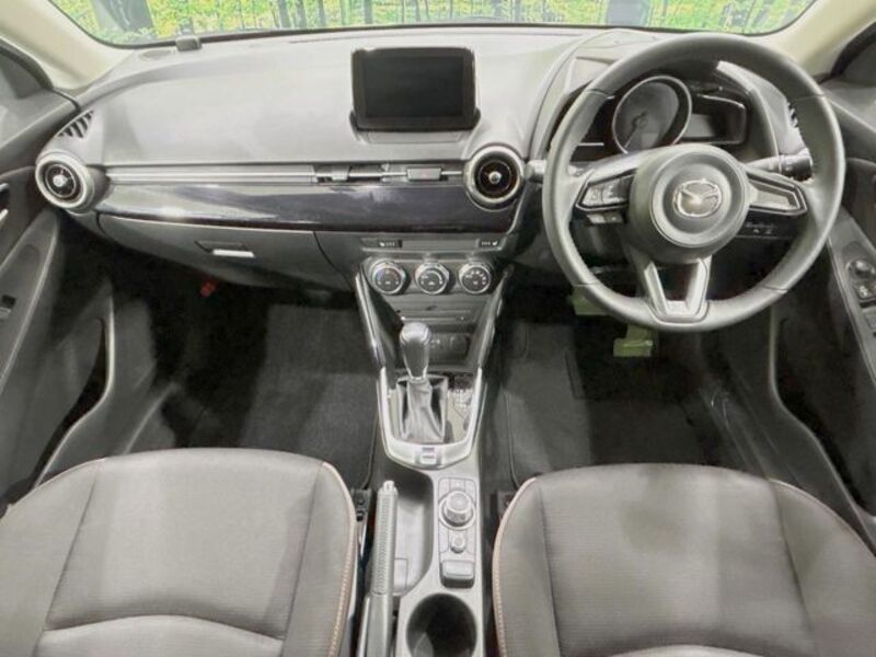 MAZDA2