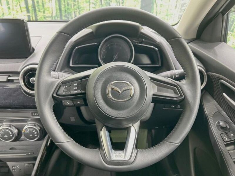 MAZDA2