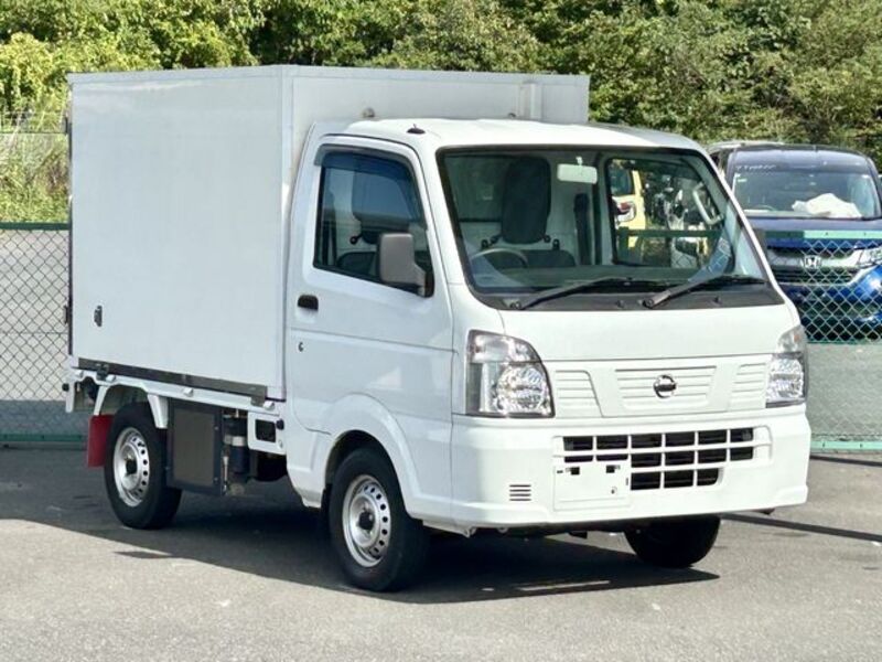 NISSAN NT100 CLIPPER
