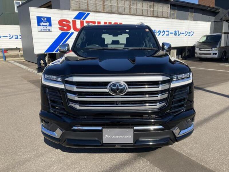 LAND CRUISER