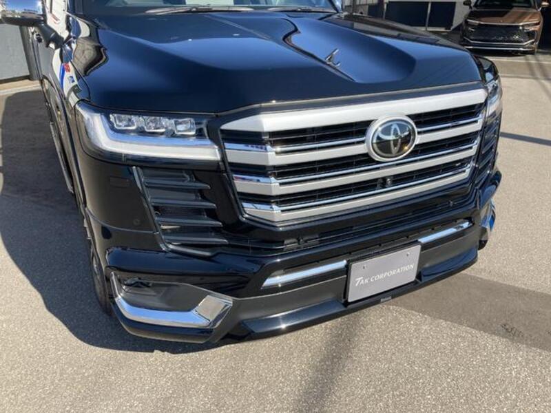 LAND CRUISER