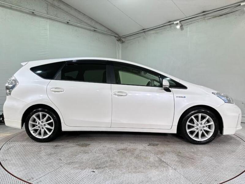 PRIUS ALPHA