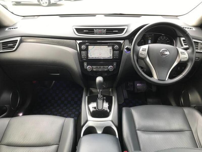 X-TRAIL