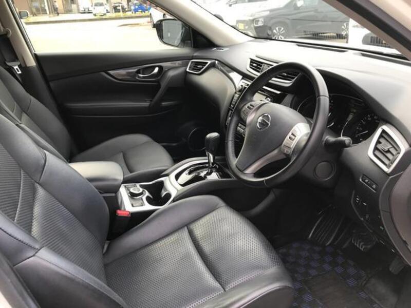X-TRAIL