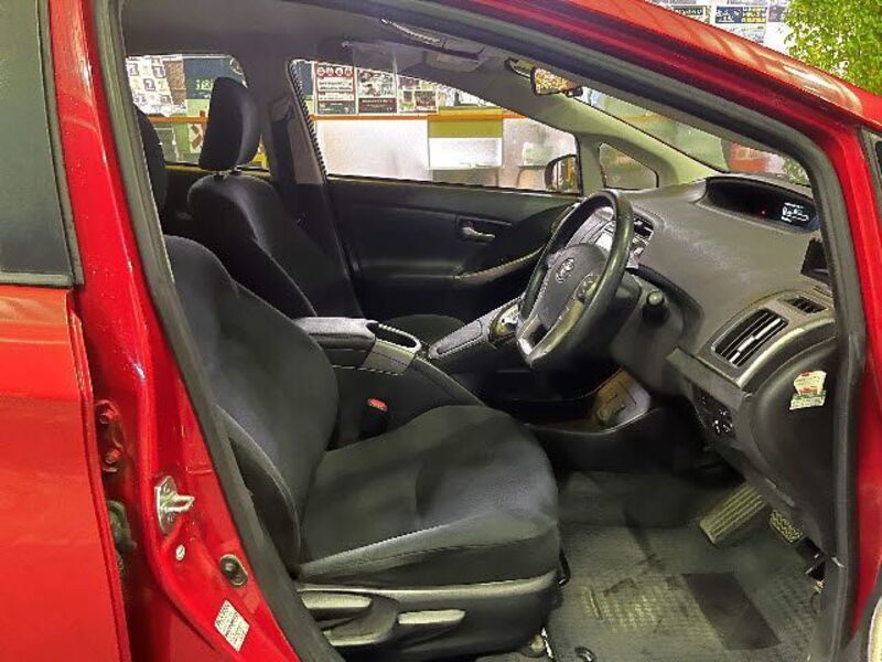 PRIUS PHV