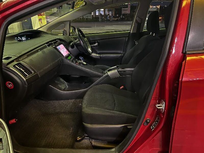 PRIUS PHV