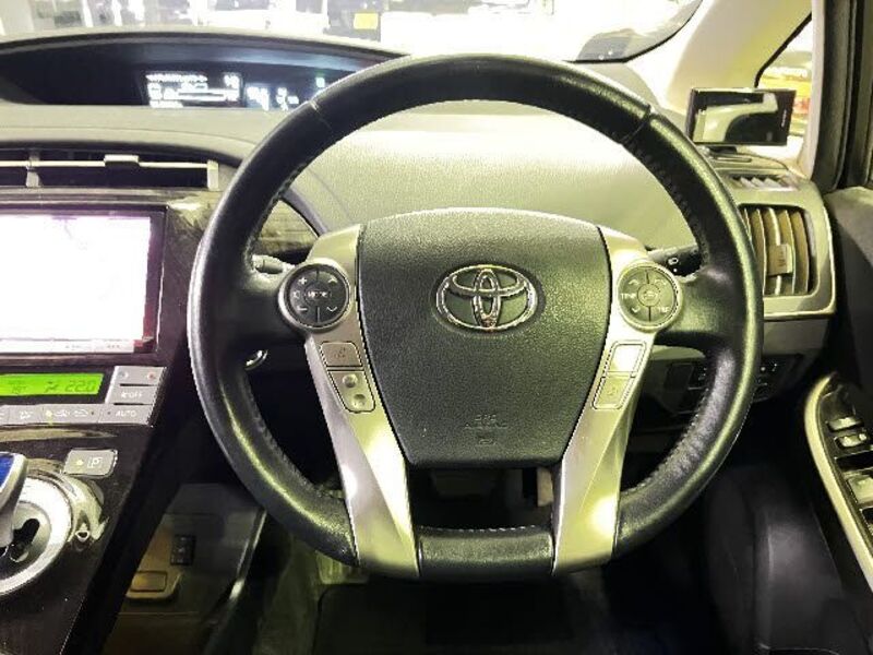 PRIUS PHV