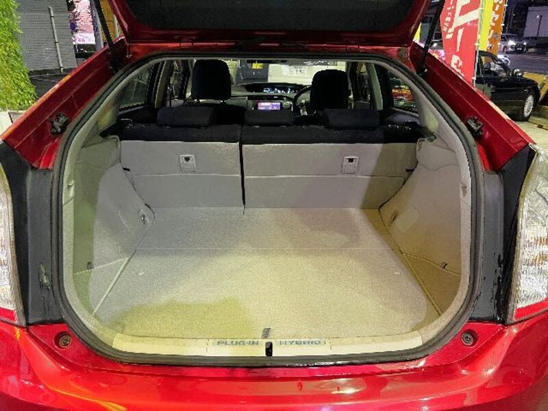 PRIUS PHV
