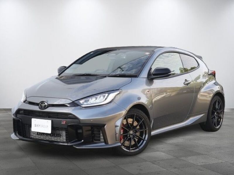 GR YARIS-0