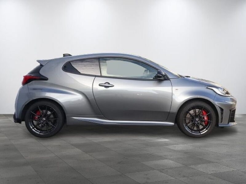 GR YARIS