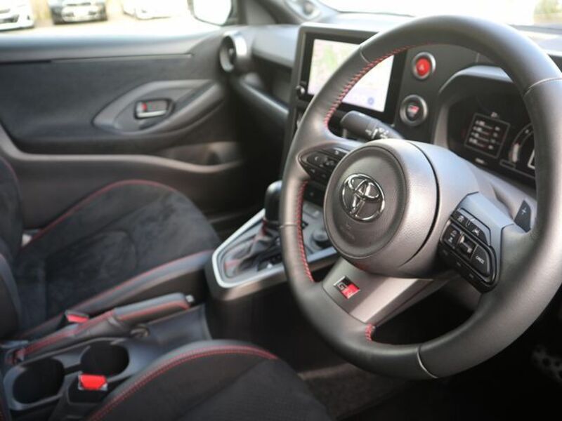 GR YARIS