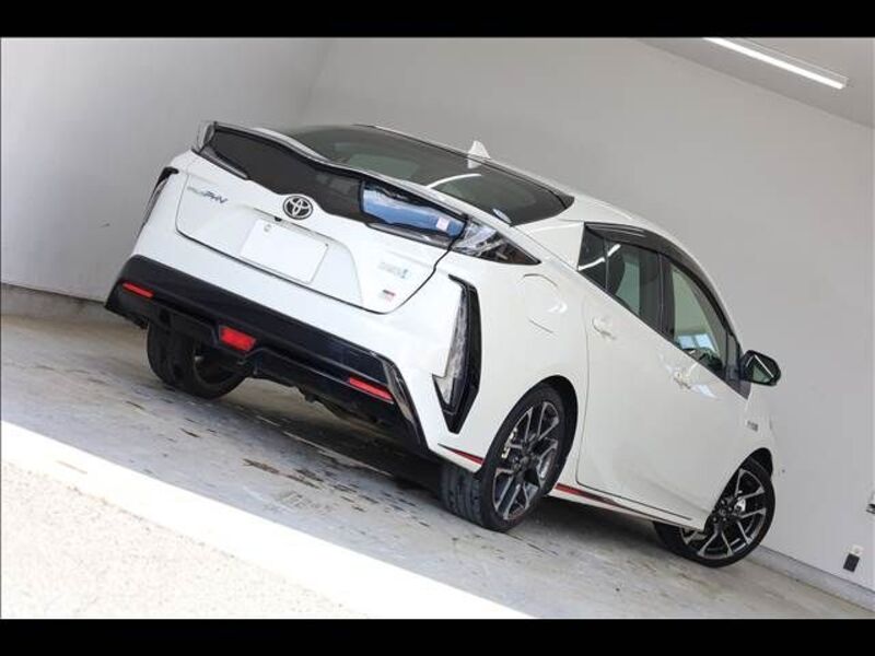 PRIUS PHV