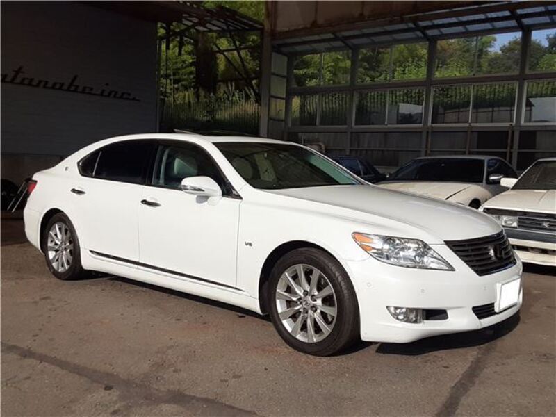 LEXUS LS