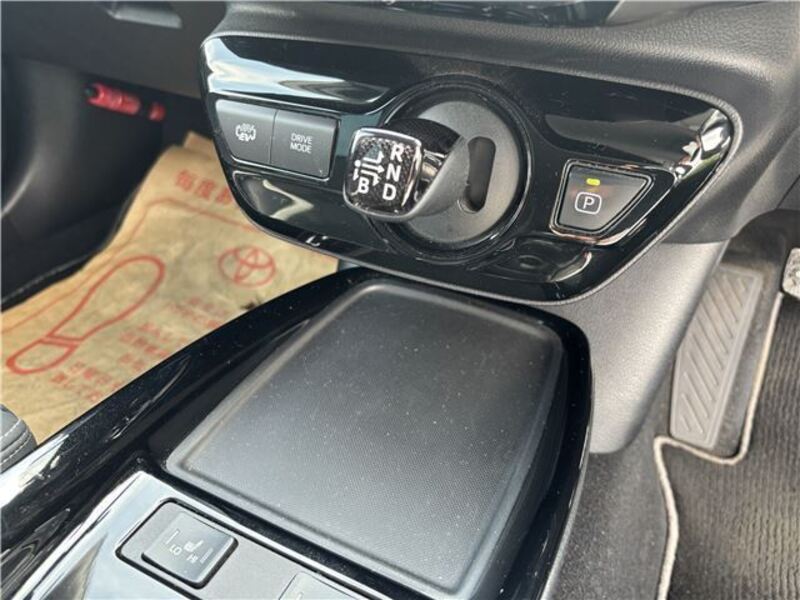 PRIUS PHV