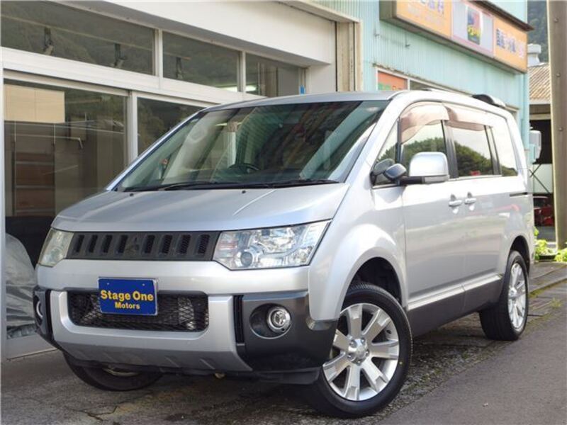 MITSUBISHI DELICA D5