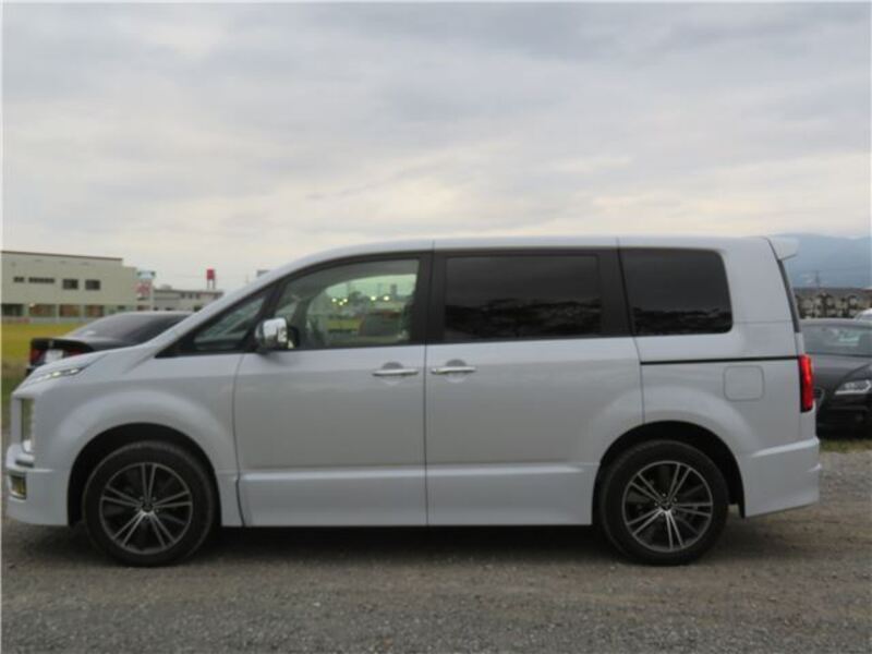 DELICA D5