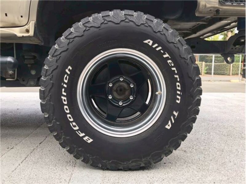 HILUX SURF