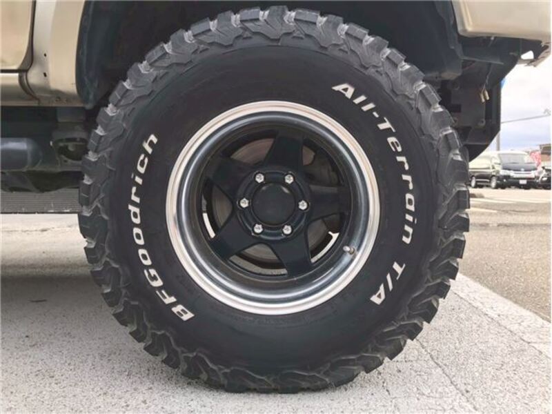 HILUX SURF