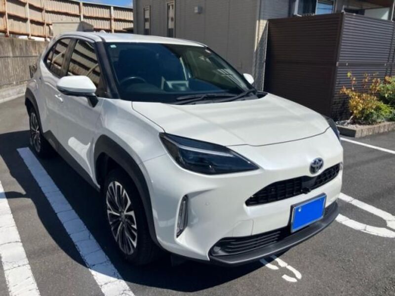 YARIS CROSS