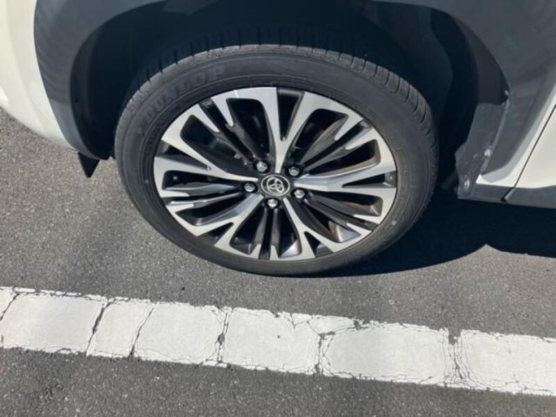 YARIS CROSS