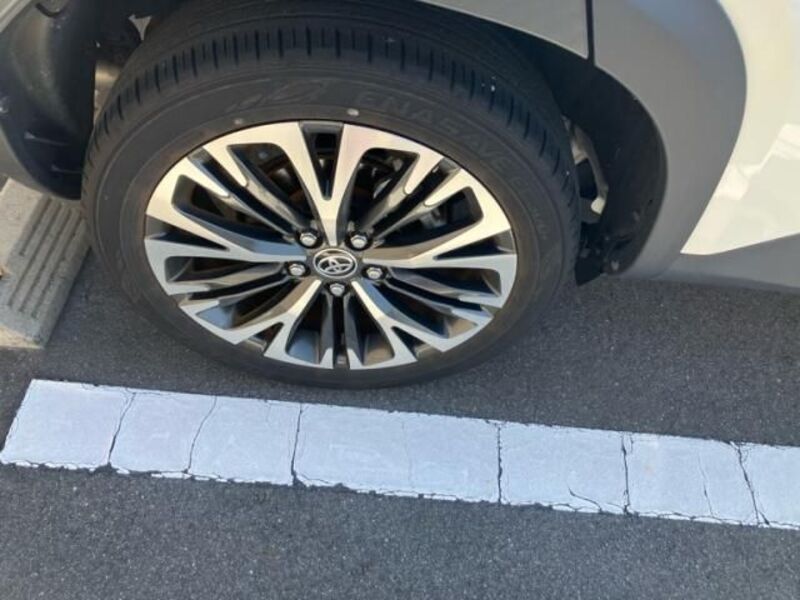 YARIS CROSS