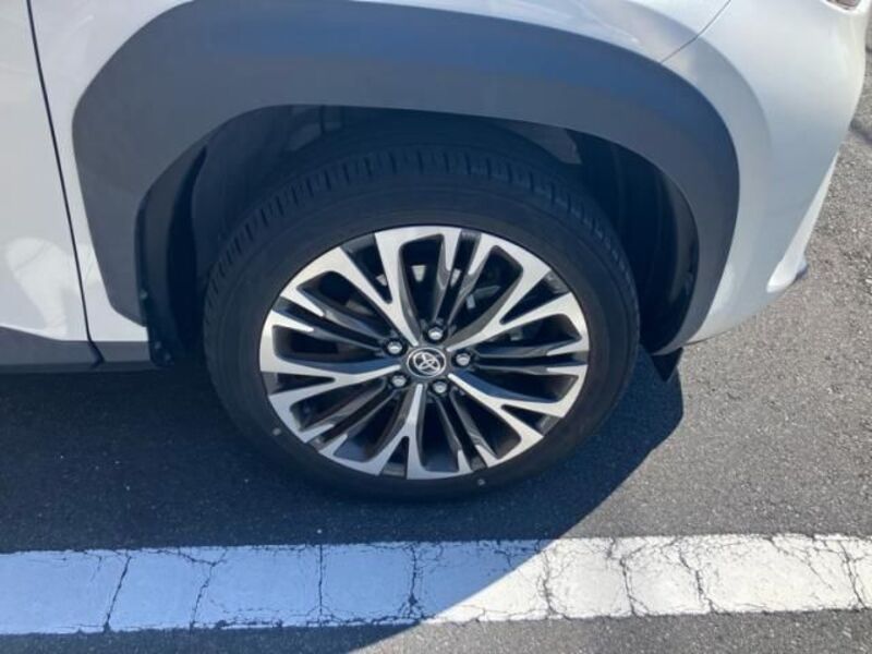YARIS CROSS