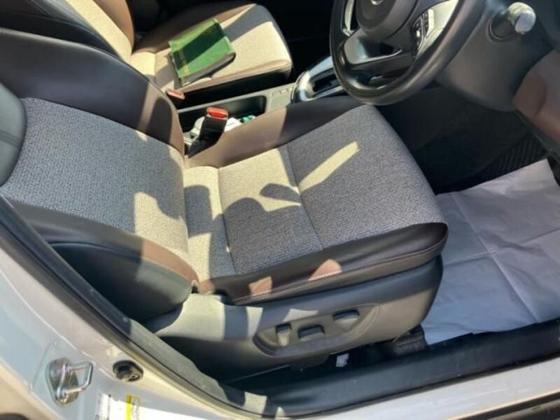 YARIS CROSS