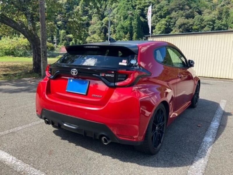 GR YARIS