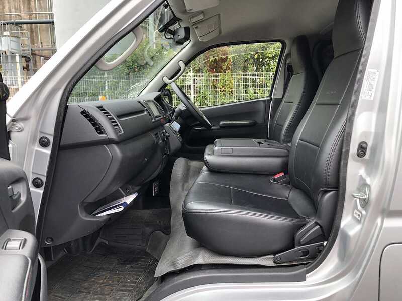 HIACE VAN