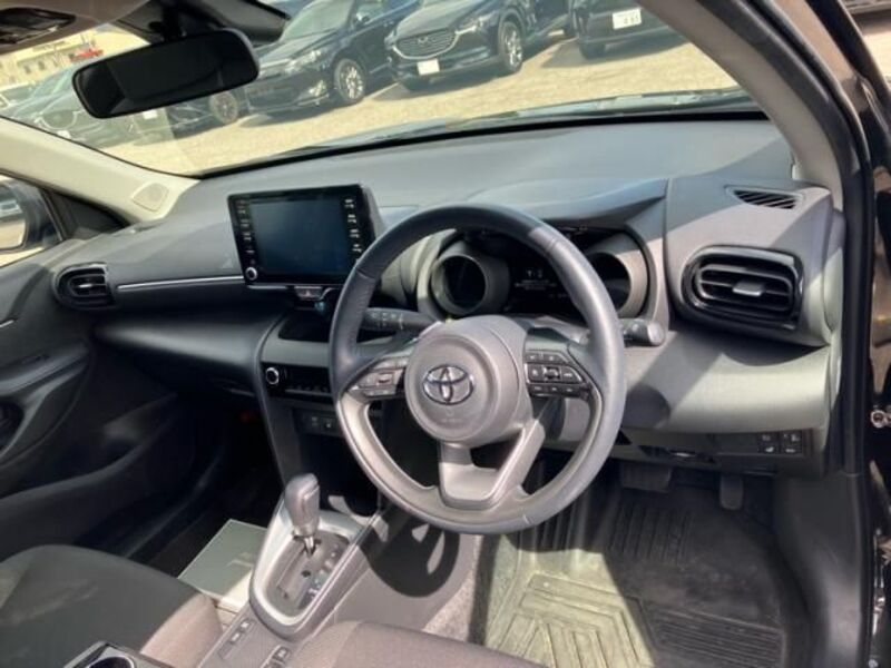 YARIS CROSS