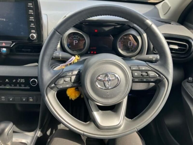 YARIS CROSS