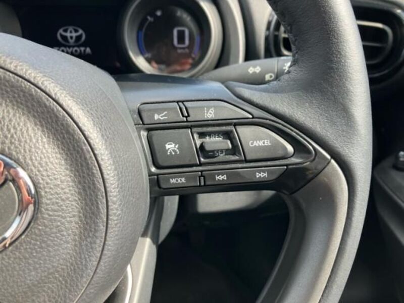 YARIS CROSS