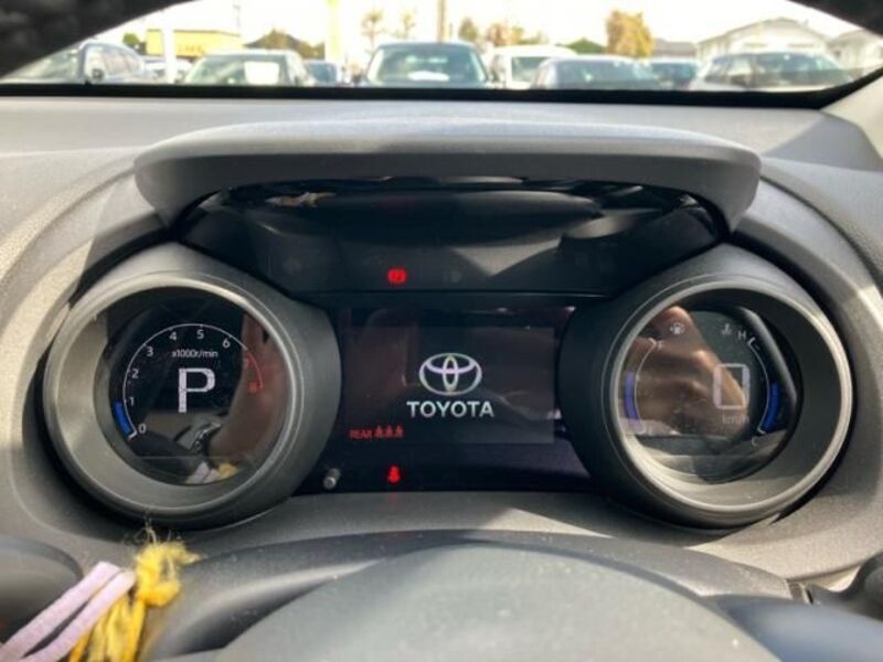 YARIS CROSS