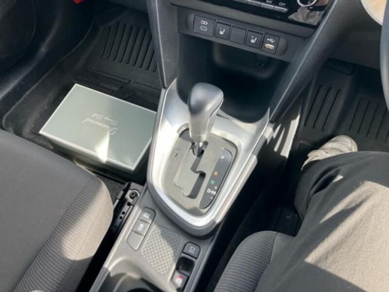 YARIS CROSS