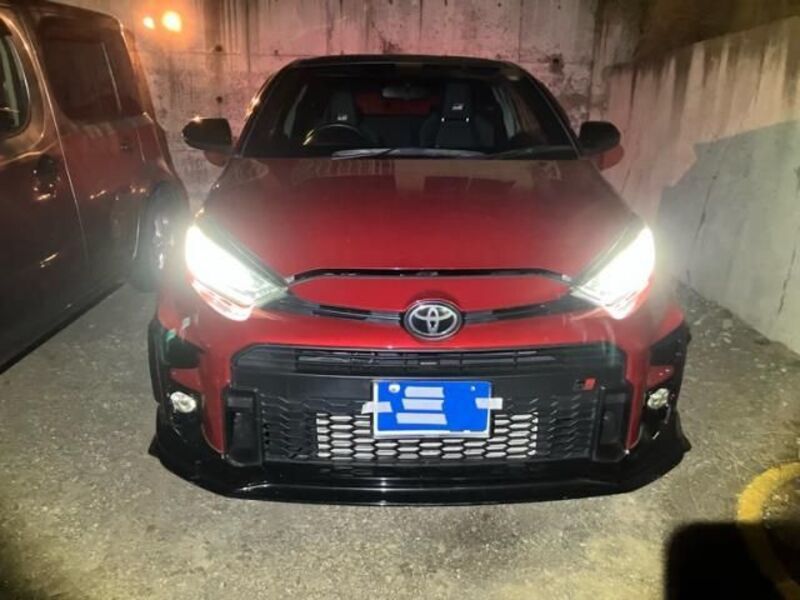 GR YARIS-0