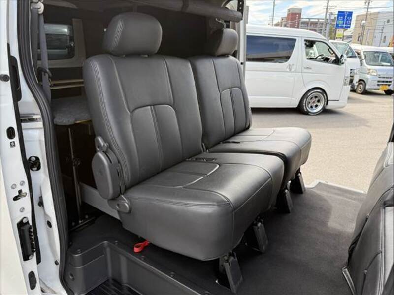 CARAVAN VAN