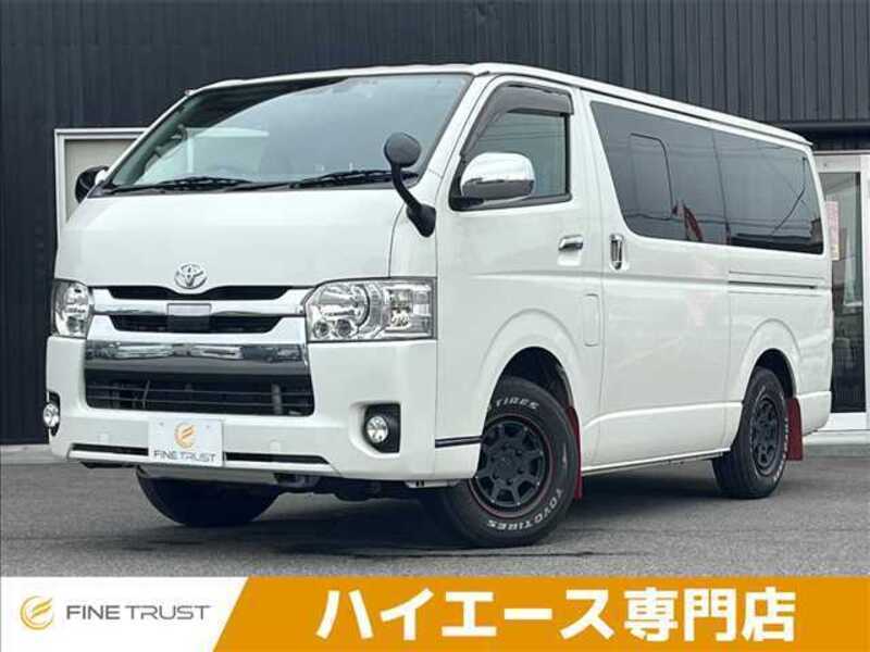 TOYOTA HIACE VAN