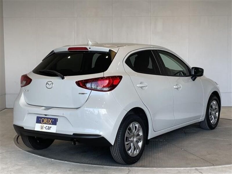 MAZDA2