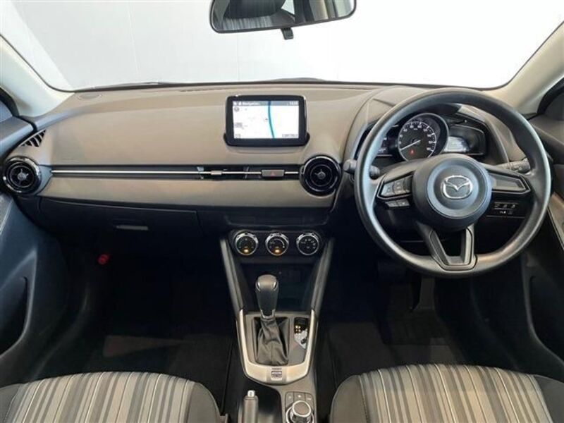 MAZDA2