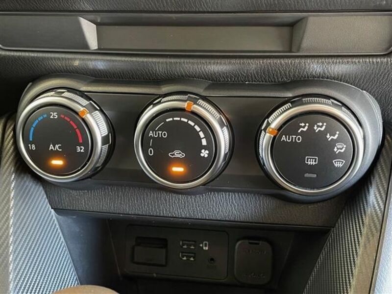 MAZDA2