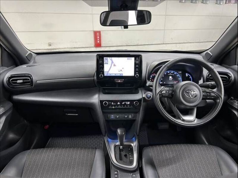 YARIS CROSS