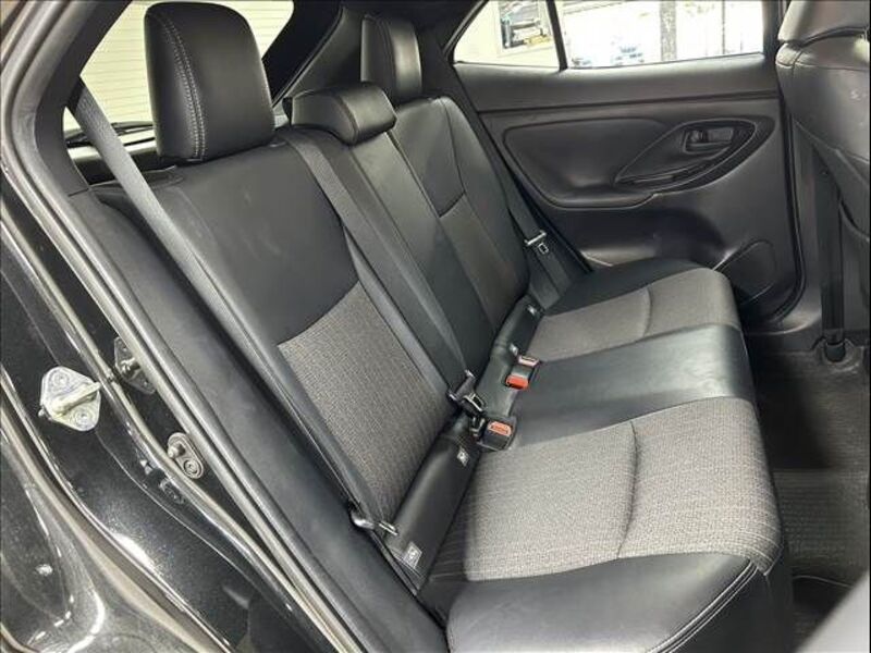 YARIS CROSS