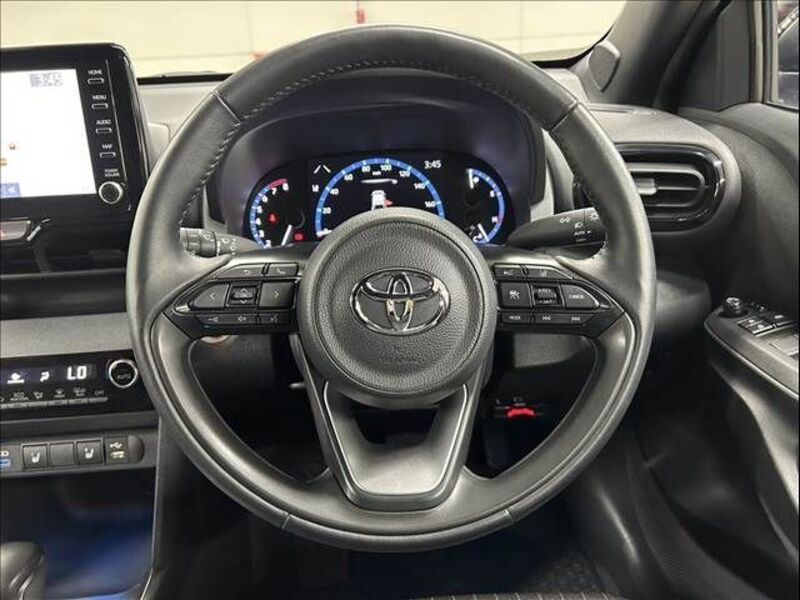 YARIS CROSS
