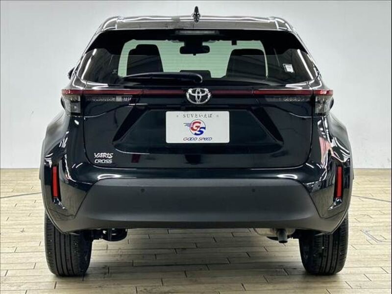 YARIS CROSS